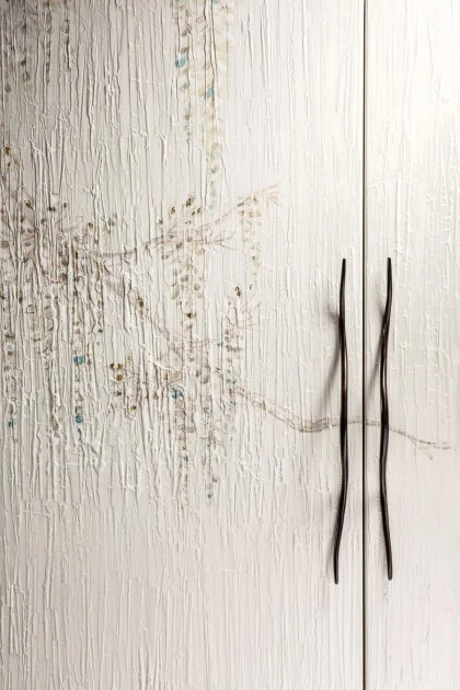Icaro cabinet detail
