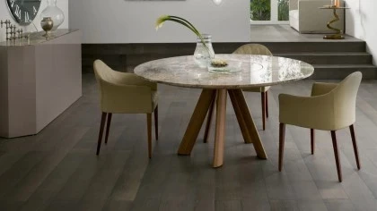 Peggy Table