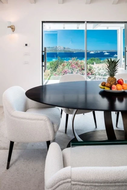 BERNADETTE dining chair and bench detail