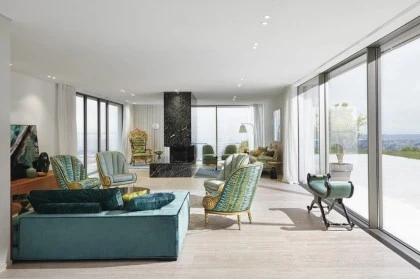 CasinoRoyale sittingroom