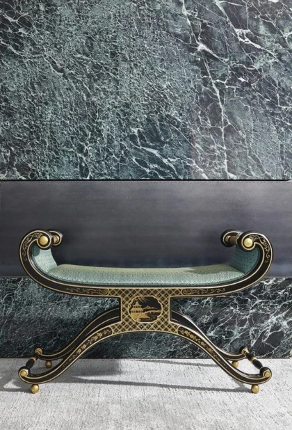 CasinoRoyale sittingroom bench