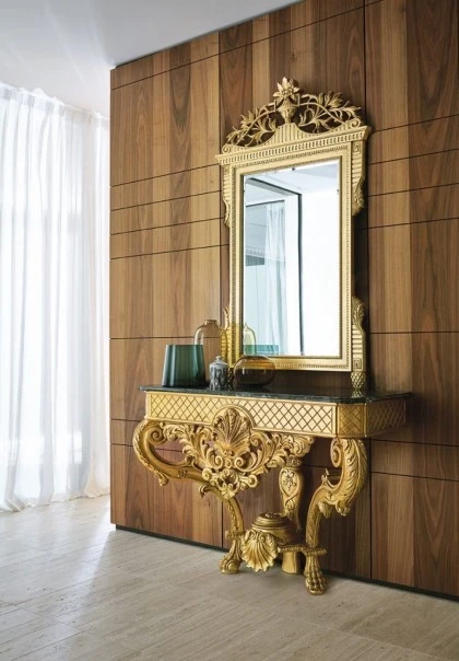 CasinoRoyale sittingroom console