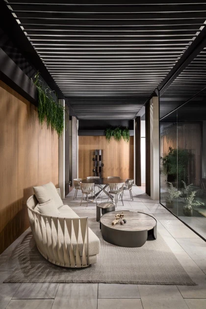 Luxury Outdoor Dining Furniture for Modern Exterior Spaces