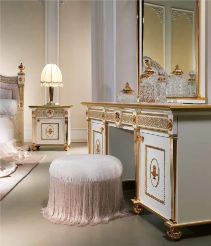 Cappelleti - luxury baroc make-up dresser