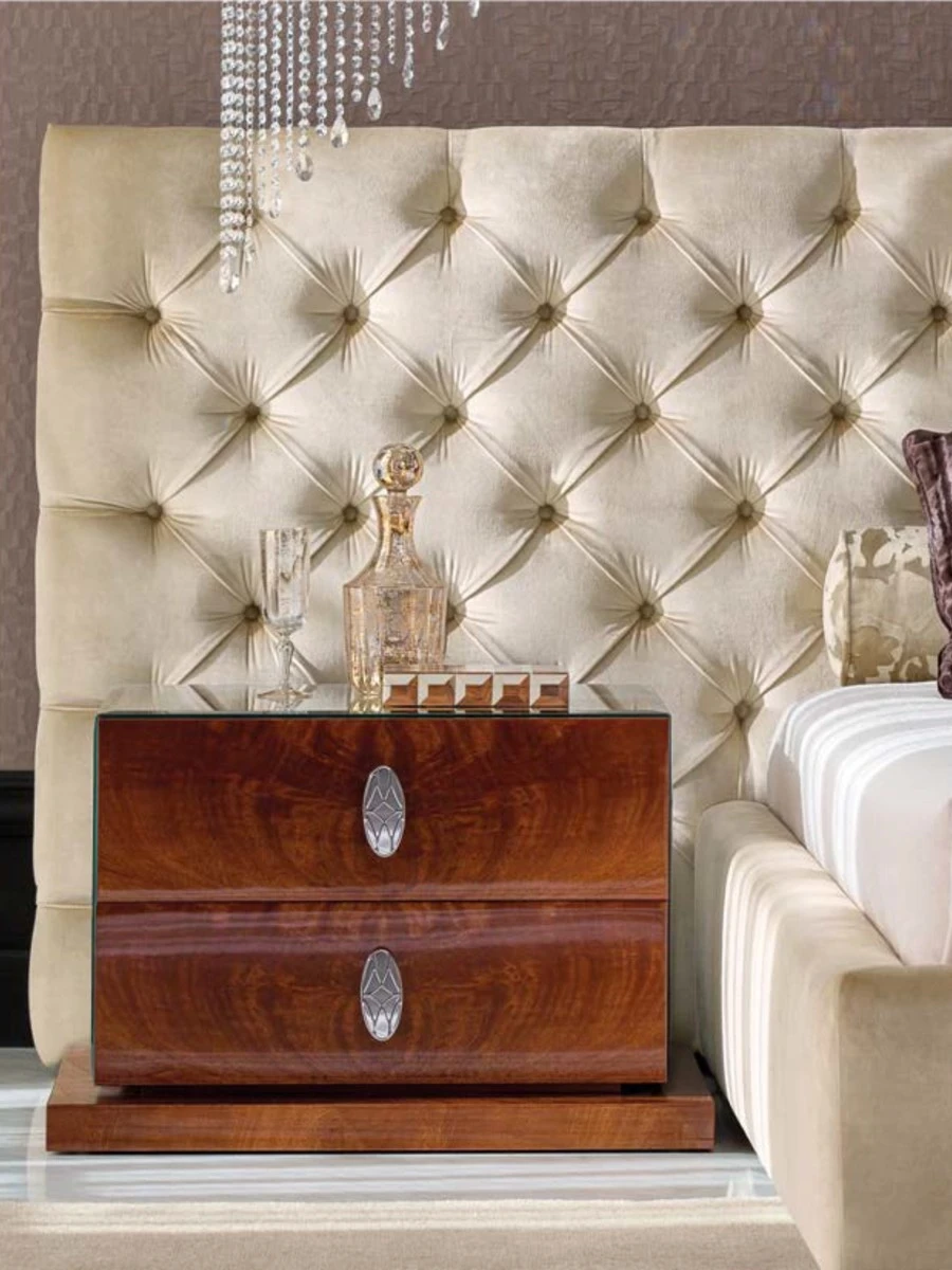 Opera-Contemporary-Glossy-Chic